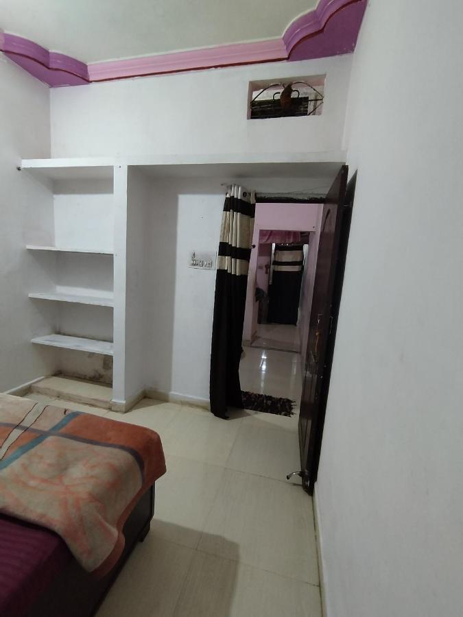 Kalpeshwar Homestay Удджайн Екстер'єр фото