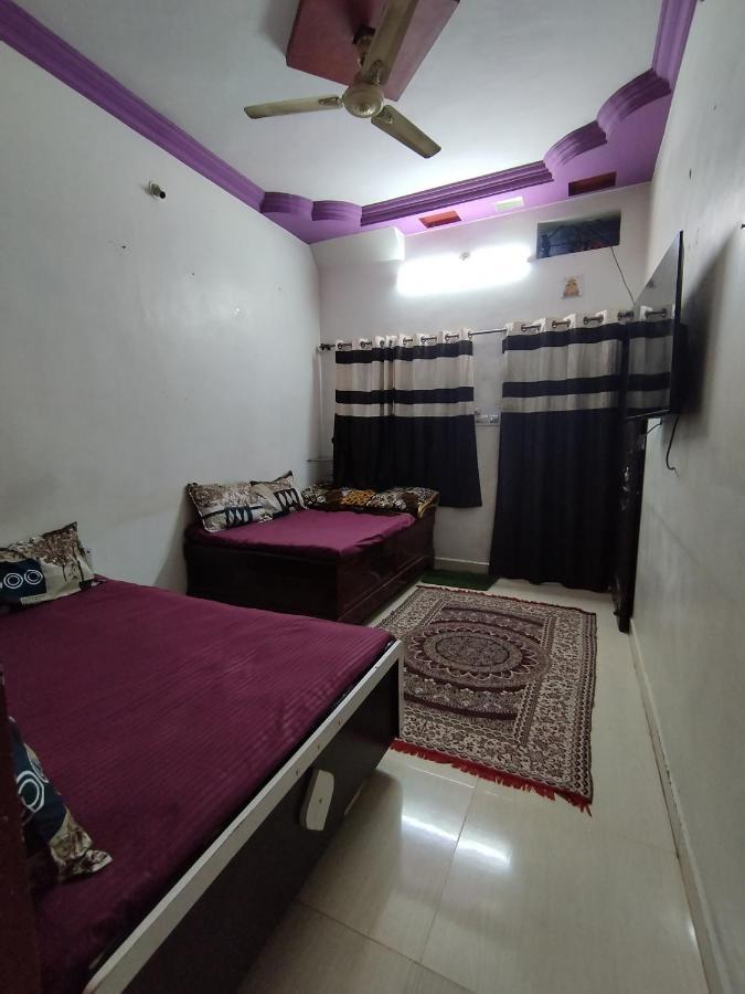 Kalpeshwar Homestay Удджайн Екстер'єр фото